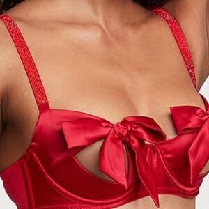Victoria's Secret Red Dream Angels Satin Peekaboo Bow Balconette Bra Size XS